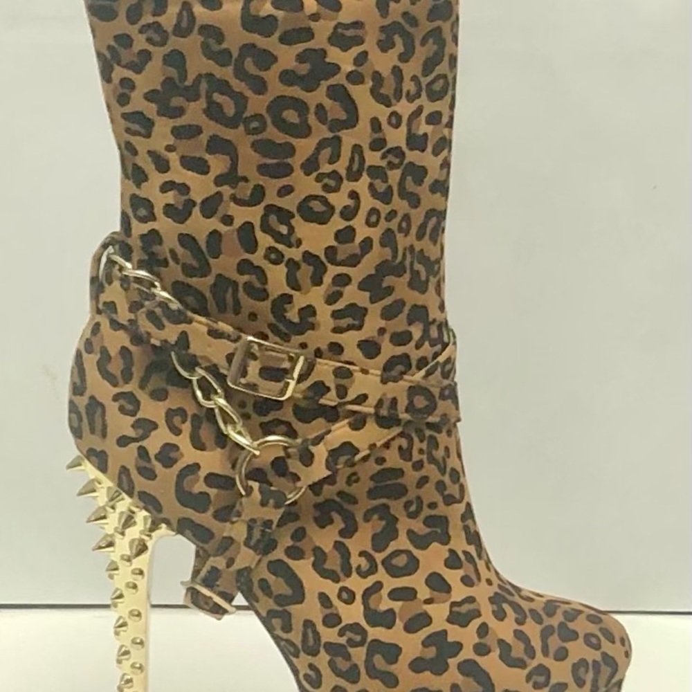 Ladies shoes